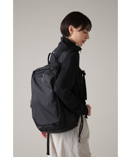 【きれいめファッション51選】上品さと清潔感をキープし MARGARET HOWELL デイバック リュック NYLON RIPSTOP レディース バッグ