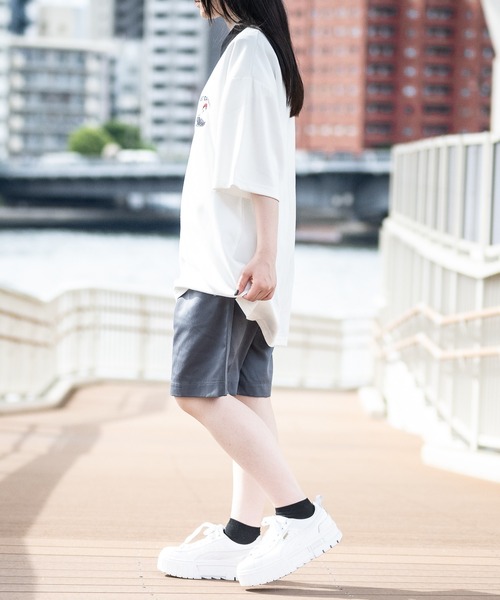「Red Cap Girl」 半袖Tシャツ LARGE グレイッシュベージュ メンズ