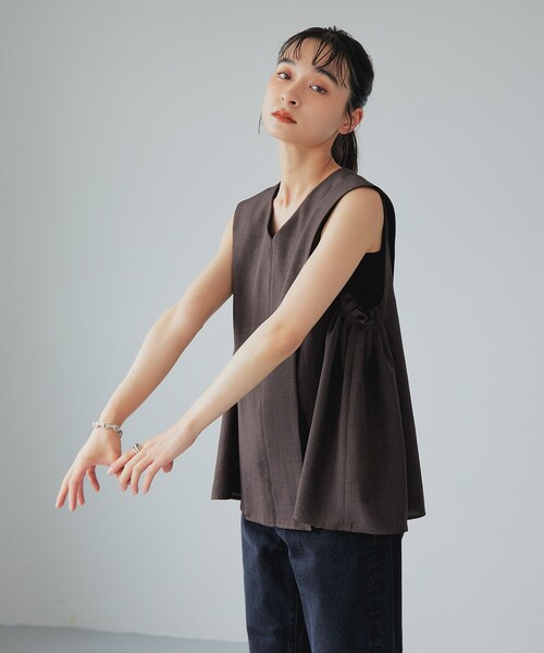 【専用】ELLI E デフォルメネックトップス　ブラック 専用】ELLI E デフォルメネックトップス ブラック - メルカリ