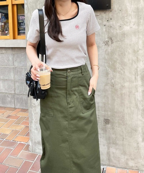 nelliy. tシャツ ミニボーダー刺しゅうロゴT レディース