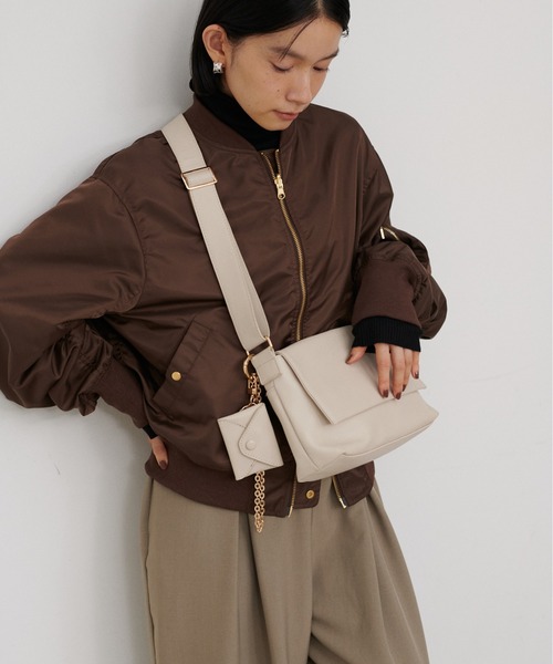 LARUTA（ラルータ） ショルダーバッグ バッグ 「LARUTA」スクエア