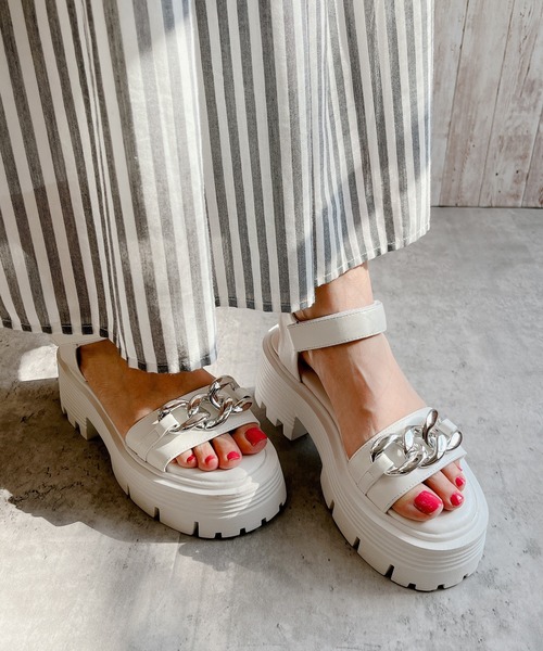 【リュクスな夏スタイル】◆CHANEL◆ チェーン 厚底サンダル チャンキーチェーン厚底サンダル | ヌーベルヴォーグ リラックス