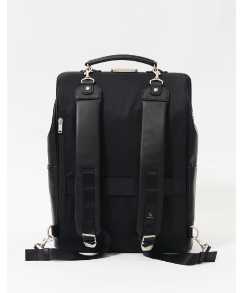 【タグ付・極美品】MASTER-PIECE リュック ミリタリーテイスト 黒 タグ付・極美品】MASTER-PIECE リュック ミリタリーテイスト 黒