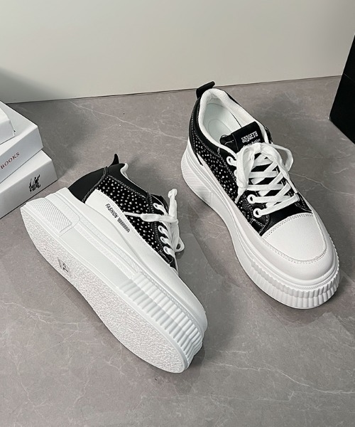 Shoes in Closet（シュークロ） スニーカー 厚底 インヒール入り