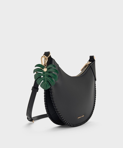 追跡★Charles&Keith Blume チャーム付き ホーボーバッグ CHARLES ＆ KEITH ショルダーバッグ バッグ Blume ブリュム