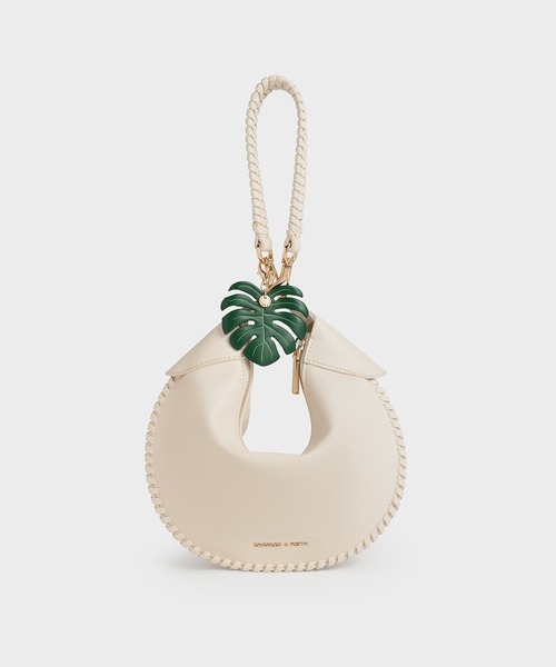 追跡★Charles&Keith Blume チャーム付き ホーボーバッグ CHARLES ＆ KEITH ショルダーバッグ バッグ Blume ブリュム