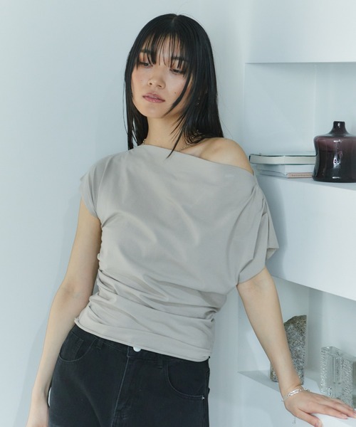 tシャツ ワンショルカットトップス レディース