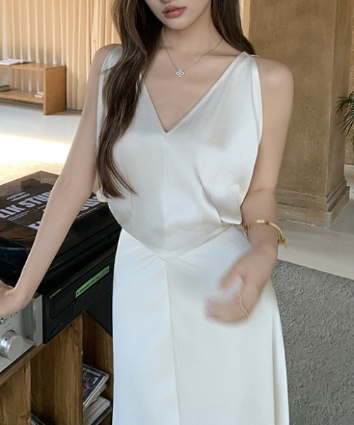 FREE STYLISTS ドレス YUGA_YGMC V-neck satin long dress : ZOZOTOWN