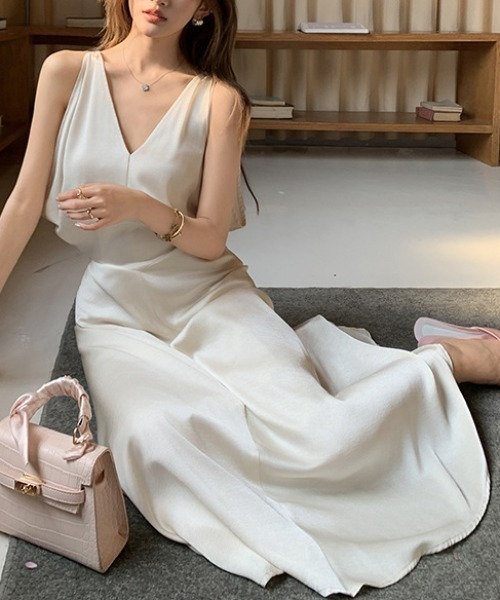 FREE STYLISTS ドレス YUGA_YGMC V-neck satin long dress : ZOZOTOWN