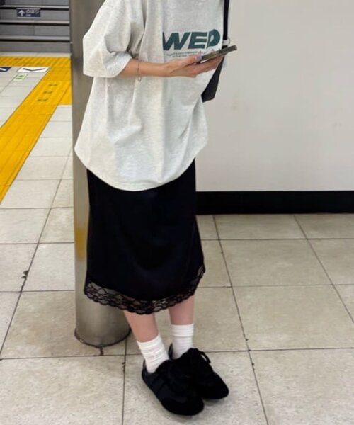 Discoat（ディスコート） スカート 「umm.」裾レースクラッシュサテン