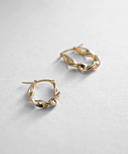 ココシュニック　K10 ゴールド ツイストデザイン ピアス COCOSHNIK ピアス K10ツイスト フープピアス レディース