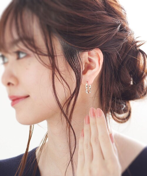 COCOSHNIK（ココシュニック） ピアス K10ツイスト フープピアス