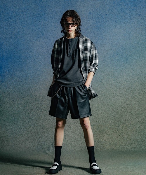 パンツ SPANISH LAMB LEATHER SHORT TROUSERS メンズの画像