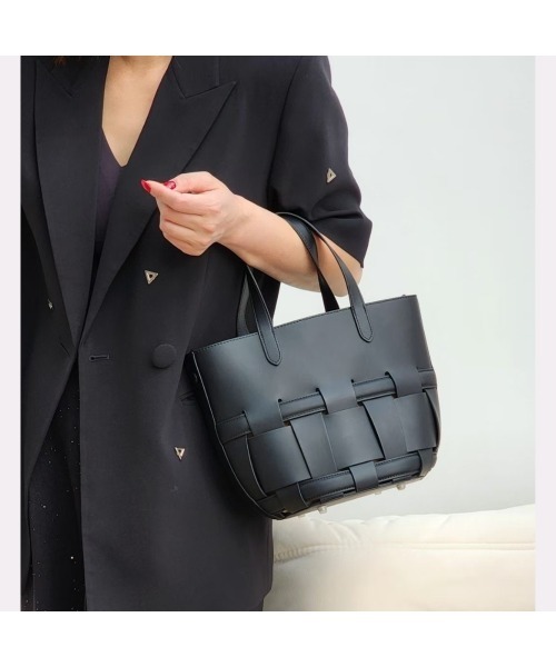 【新品未使用】ハンドバッグ 編み込み 本革 2way ブラック ハンドバッグ 「NiiNa」「高品質牛革」2wayスクエアレザースモール