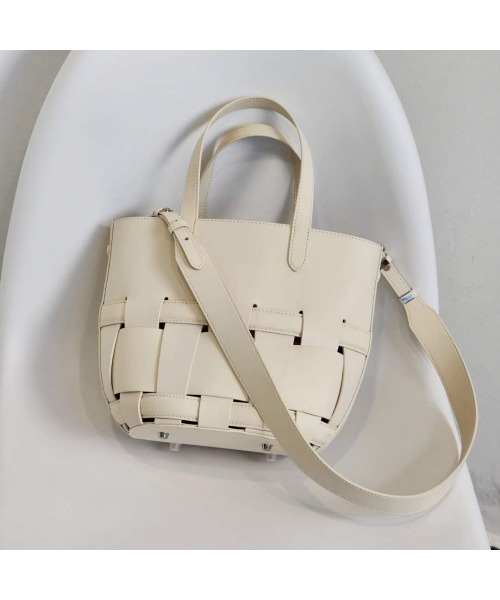 【大人気】ショルダーバッグ　レディース　白　レザー　編み込み　即購入OK Tomieco（トミエコ） ショルダーバッグ バッグ LEATHER トート/2way