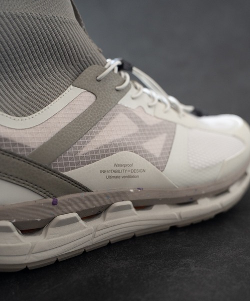 MOISTHROUGH360（モイスルー360） スニーカー 特許取得・通気防水