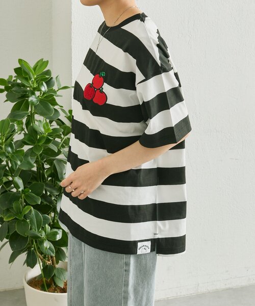 tシャツ 「HELLO KITTY（ハローキティ）×ear」コラボTシャツ「手洗い可」 レディースの画像