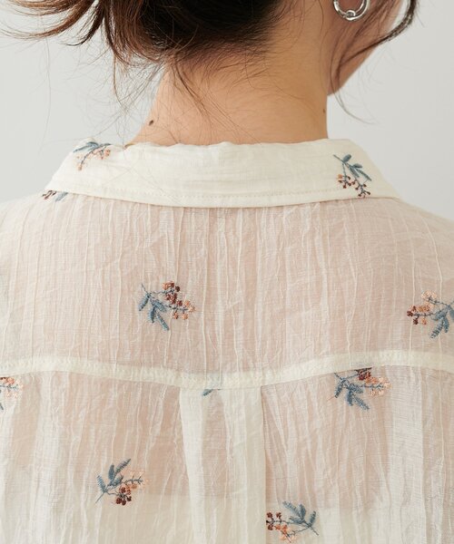ブラウス シャツ 「WEB限定」刺繍シアークロップドシャツ レディースの画像
