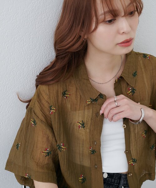 ブラウス シャツ 「WEB限定」刺繍シアークロップドシャツ レディースの画像