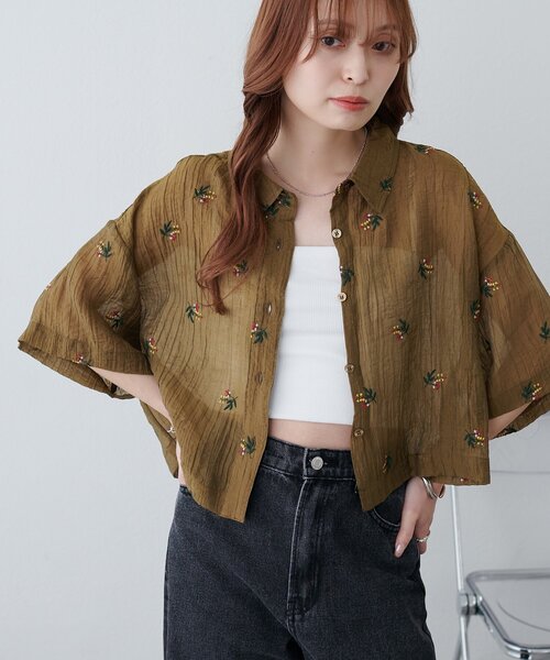 ブラウス シャツ 「WEB限定」刺繍シアークロップドシャツ レディースの画像