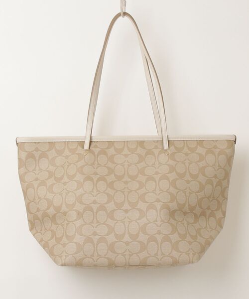 大容量！COACH トートバッグ ベージュ/ホワイト COACH（コーチ） トートバッグ - ベージュ レディース : ZOZOTOWN
