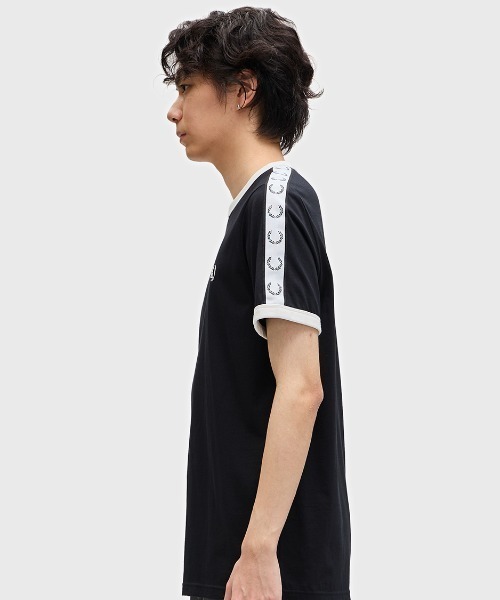 Fred Perry ブラック Taped Ringer Tシャツ Fred Perry Taped Ringer T Shirt Black | Mainline Menswear