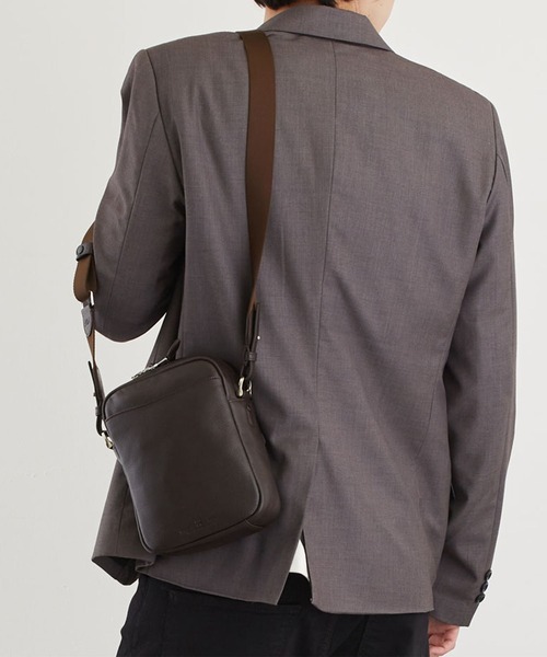 P.I.D ショルダーバッグ ピーアイディー「P.I.D」レザーミニショルダー