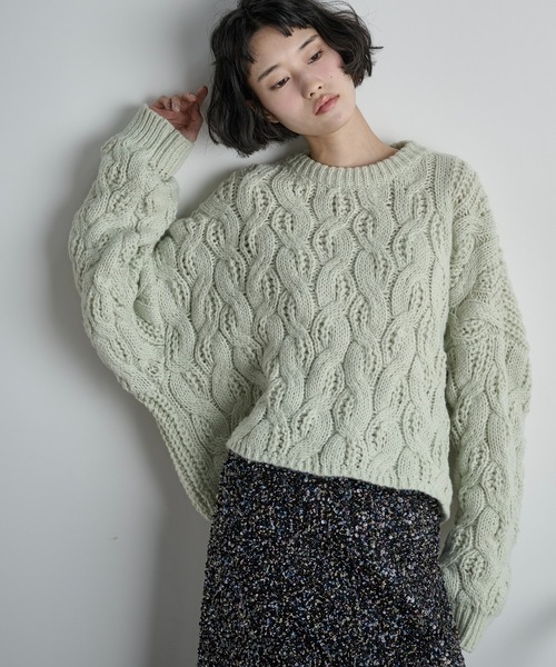 THE Yon ニット セーター ケーブルクロップドニットプルオーバー