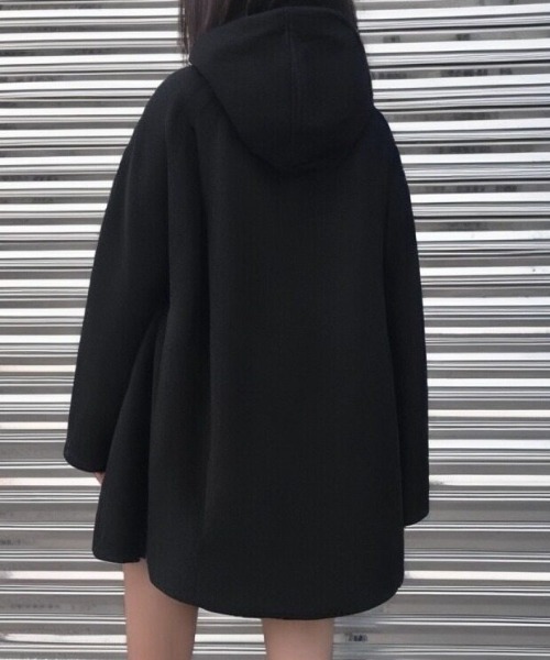 オーバーサイズ　フロントボタン　ピーコート　ブラック cammie ポンチョ フロントボタンフードコート レディース : ZOZOTOWN