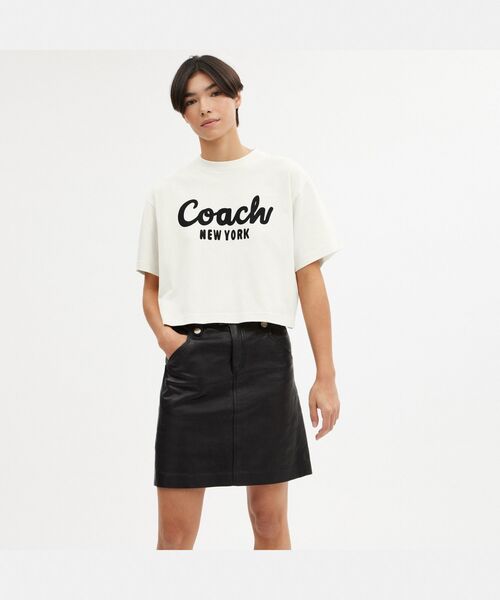 「COACH」 半袖Tシャツ MEDIUM ホワイト系その他 レディースの画像