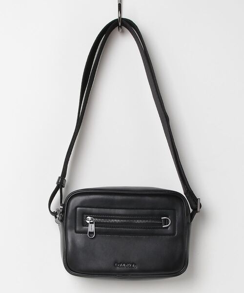 極美品☆  カルバンクライン黒レザー ショルダーバッグ Calvin Klein（カルバン・クライン） ショルダーバッグ FREE ブラック
