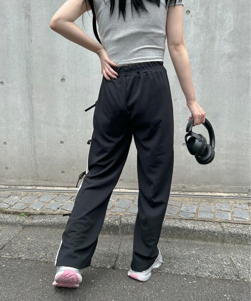 プリーツプリーズ/カラードッキングプリーツパンツ/サイドスリットレイヤードパンツ ウィメンズ／パンツ – isseymiyake.com