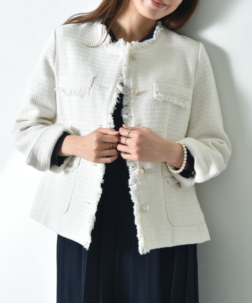 インタープラネットコサージュ付ノーカラーフォーマルスーツ INTERPLANET - インタープラネットコサージュ付ノーカラーフォーマル