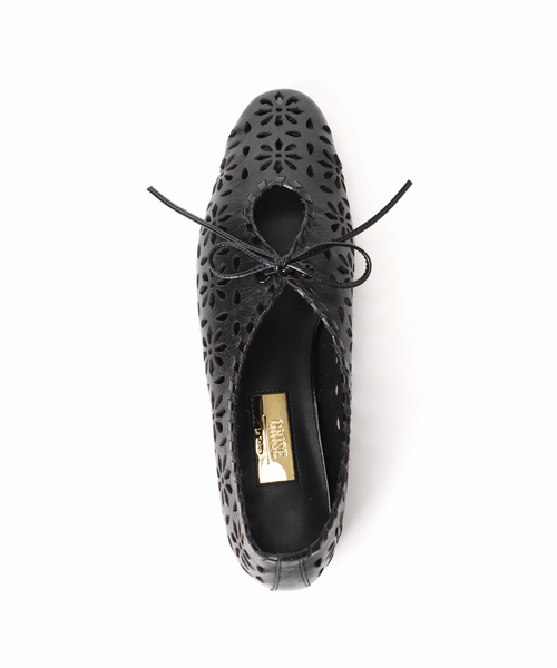 LE TALON シューズ GRISEレザーARTISANフラワーカットフラット