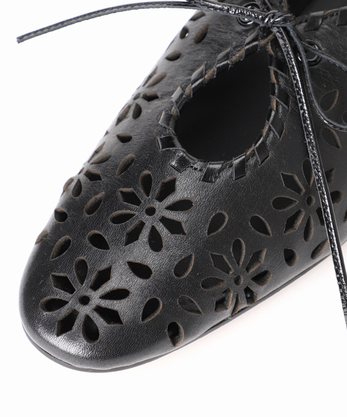 【新品】LE TALON ブラック フラットシューズ 24.5 セール】GRISEラウンドカットアウトフラット（その他シューズ