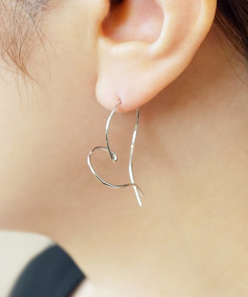 ピアス GF ヒネリハートピアス(Pt) レディースの画像