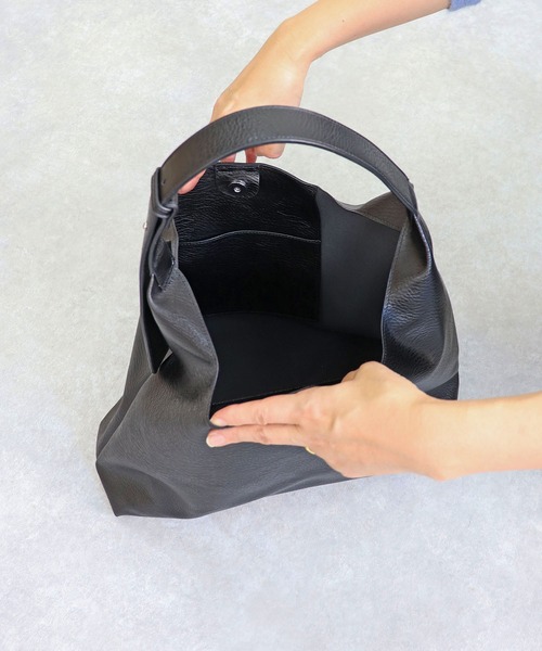 Jent Louis 黒 合成皮革 ショルダーバッグ セール】Synthetic Leather Zip Pocket Shoulder Bag / 合成皮革