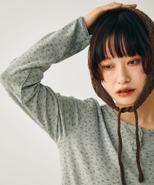 Crisp（クリスプ） ヘンリーネック tシャツ ヘンリーネックフラワーT