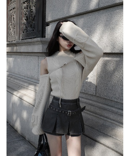 【新品タグ付き】ダーリッチ　ダブルクロスベルトショートパンツ　M　ブラック ダブルクロスベルトショートパンツ（その他パンツ）｜Darich