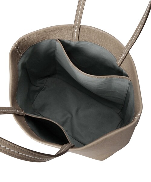 【良品】ヒロフ　トートバッグ　オールレザー　ロゴ型押し　ブラック　肩掛け　大容量 HIROFU（ヒロフ） トートバッグ 「チェスタ」レザートートバッグ M 本