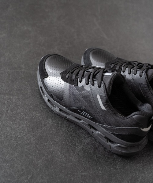 MOISTHROUGH360（モイスルー360） スニーカー 特許取得・通気防水