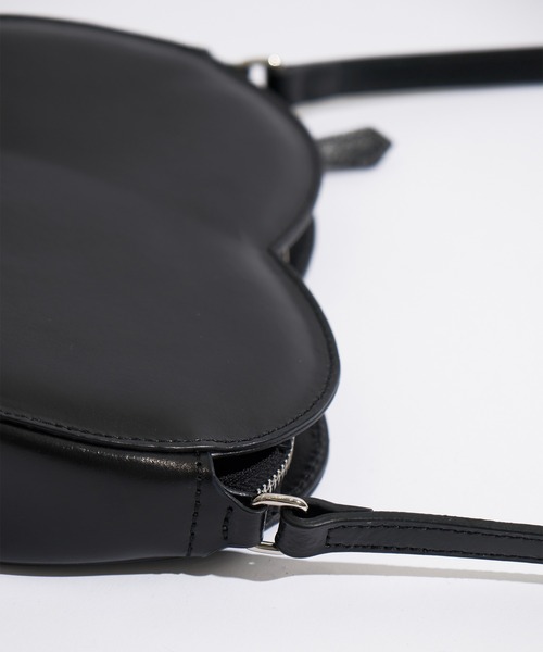 「YAHKI」 ショルダーバッグ FREE ブラック レディースの画像