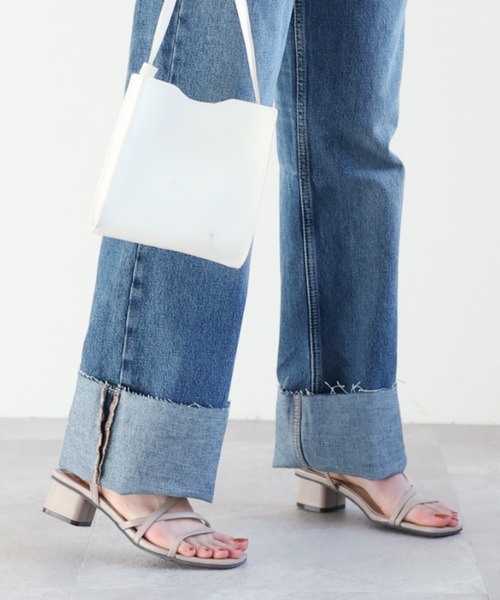 STEVE MADDEN☆華奢見え 細ストラップ スクエアトゥ サンダル STEVE MADDEN☆華奢見え 細ストラップ スクエアトゥ サンダル