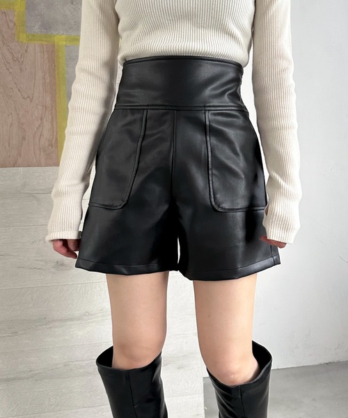 ESTNATION エストネーション　美品　フェイクレザーラップショートパンツ ESTNATION エストネーション美品フェイクレザーラップショートパンツ