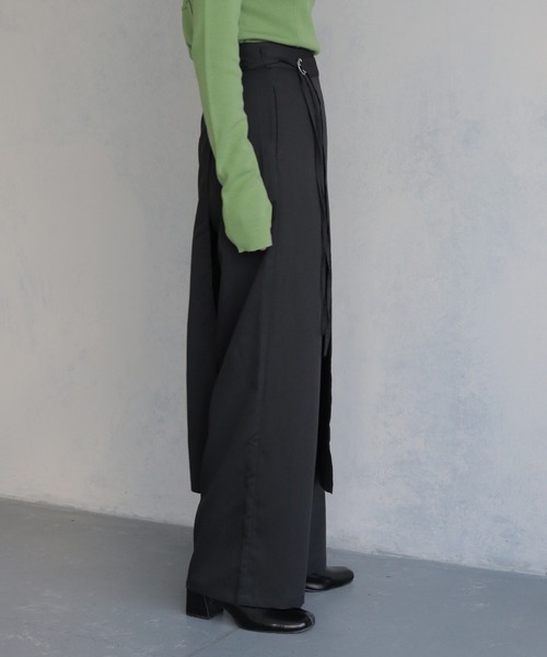 WRAP ASYMMETRY SHORTS スラックス　ラップパンツ SEN TOKYO（セントーキョー）の「他と差がつくディテール