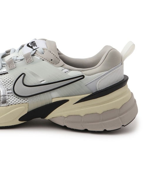 NIKE（ナイキ） スニーカー V2K RUN メンズ : ZOZOTOWN Yahoo!店