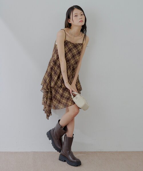 chico ティアードサイドドロップフリルミニワンピース　ブラウン Chico ワンピース ティアードサイドドロップフリルミニ
