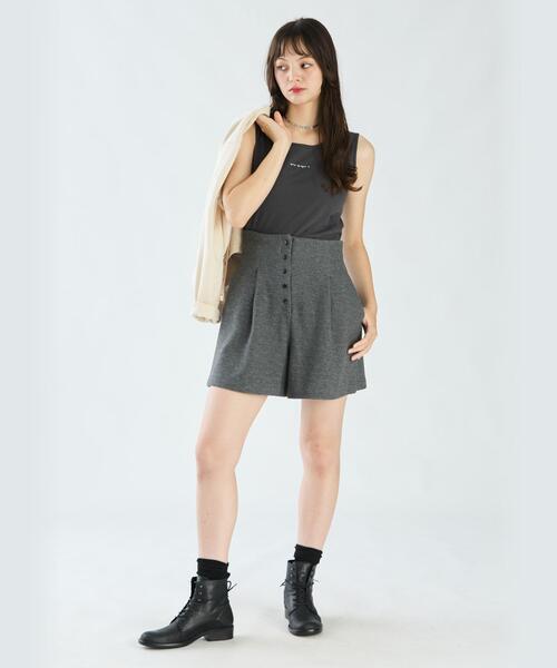 「To b. by agnes b.」 ショートパンツ 40 グレー系その他 レディースの画像
