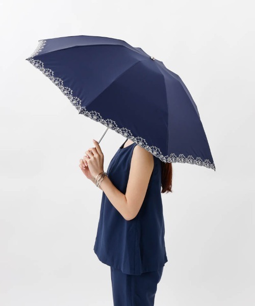 日傘 uvカット 折りたたみ傘 「 Aquascutum（アクアスキュータム）」エレガンス刺しゅう晴雨兼用傘（折りたたみ傘） レディースの画像