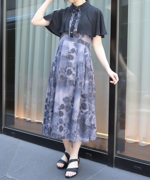 axes femme（アクシーズ ファム） ワンピース アートローズ柄ケープ